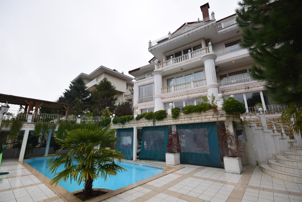 Acarkent'te A Güvenlik Kapısına Yakın Havuzlu Kiralık Bahçe Dubleks