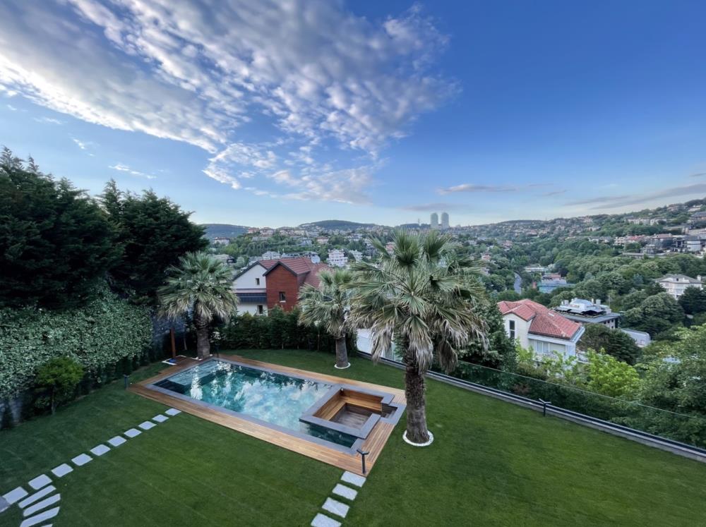 Acarkent'te Özel Mimari Tasarımlı Komple Revize Edilmiş Lüks Villa