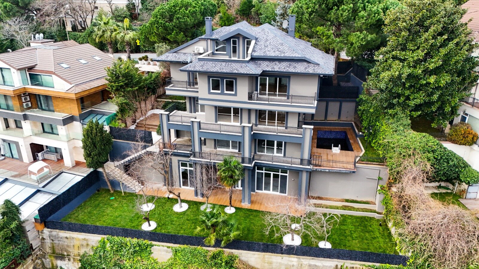 Acarkent'te Güneydoğu Cepheli Oturuma Hazır Sıfır Masrafsız Villa