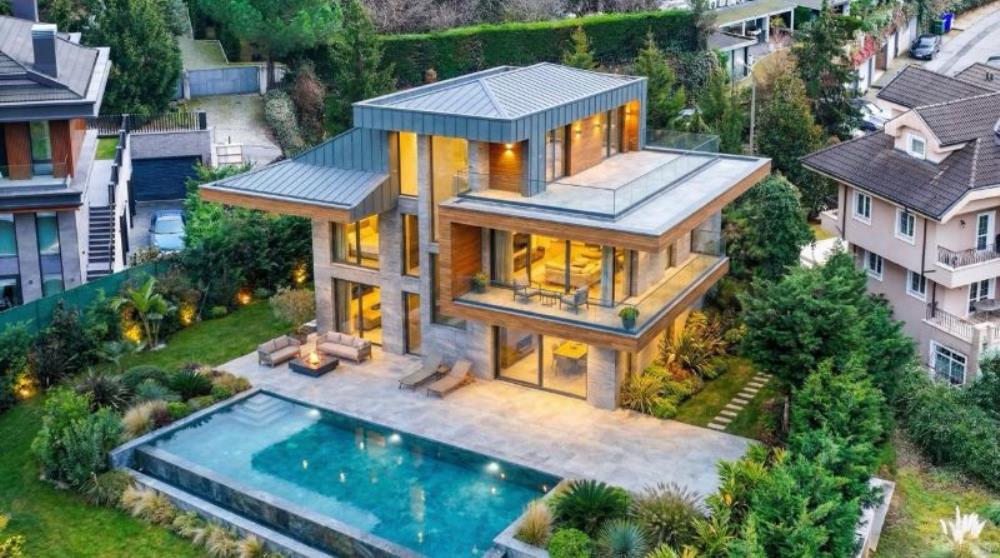 Acarkent'te Katma Değeri Yüksek Büyük Bahçeli Satılık Villa