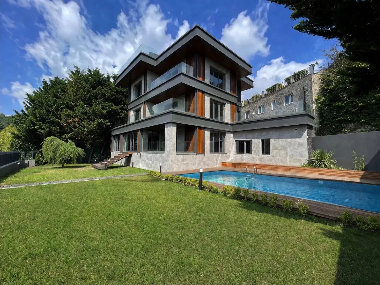 Acarkent'te Beykoz Konaklar Manzaralı Modern C Tipi Sıfır Villa