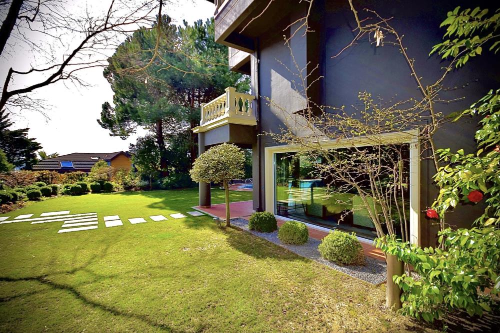 Acarkent’te Yüksek Konumlu Lüks ve Özel Tasarımlı A Tipi Villa