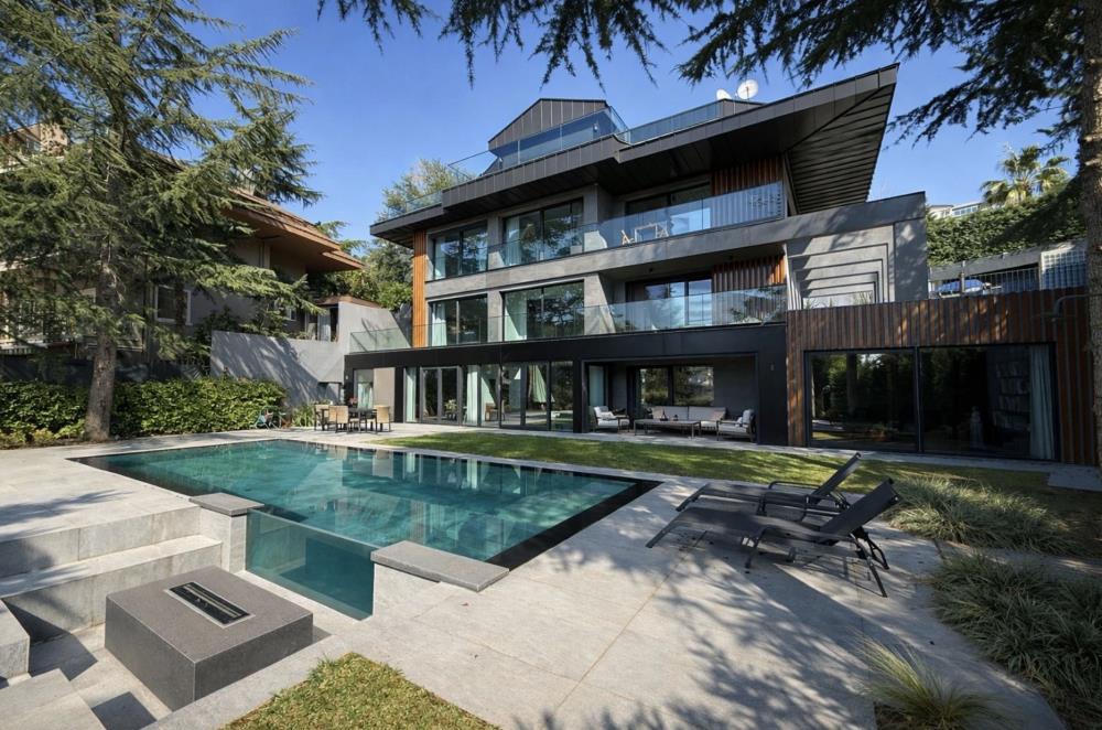 Acarkent'te Modern Mimari Tasarımlı Büyük Bahçeli C Tipi Villa